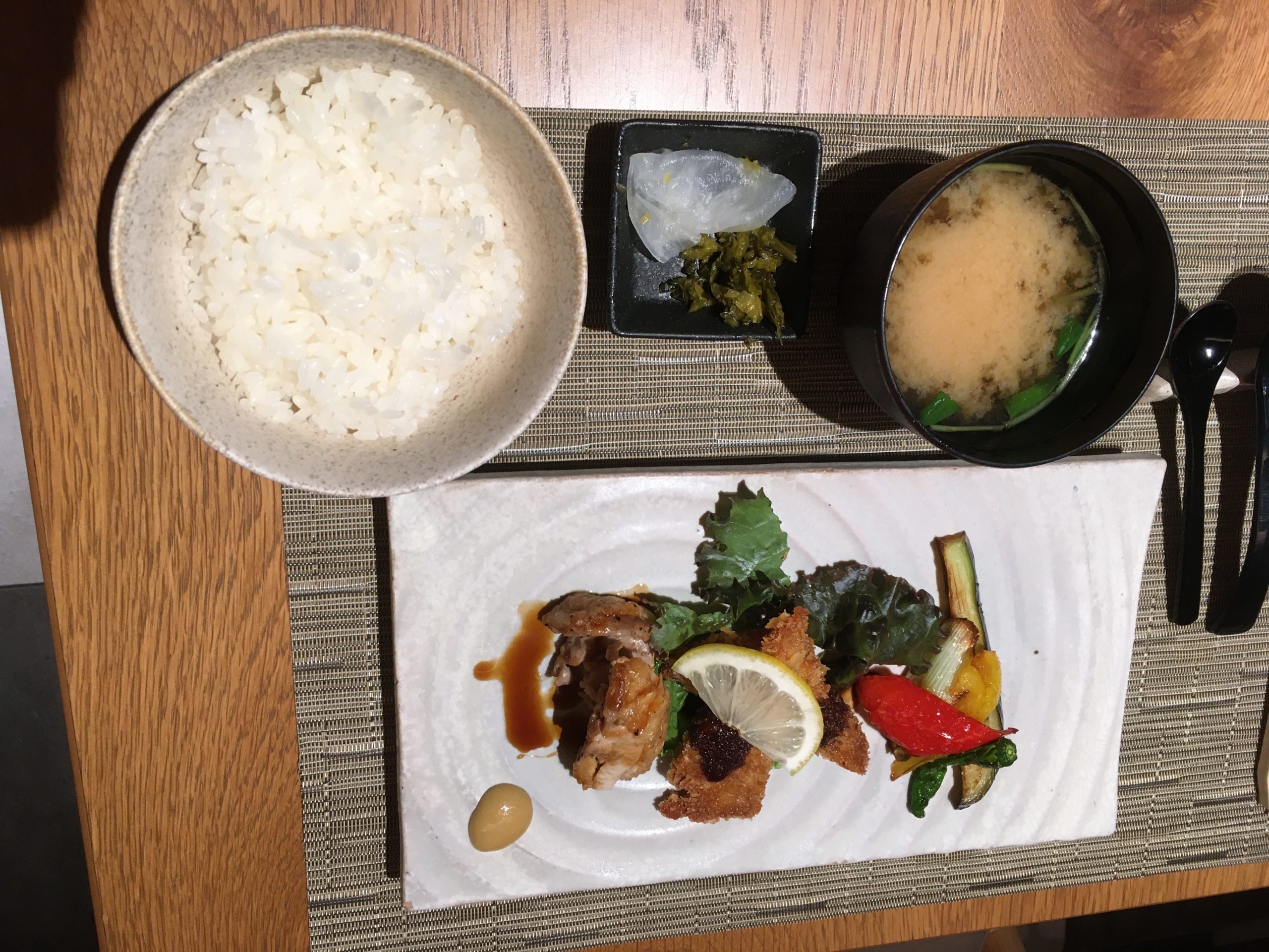 メイン（筑波鳥ソテー・豚肉のフリット・ 筑波野菜）