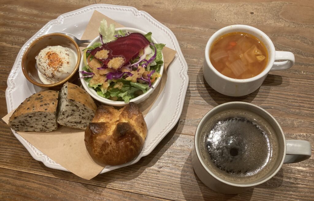 B パン２種食べ比べを楽しめるプレート