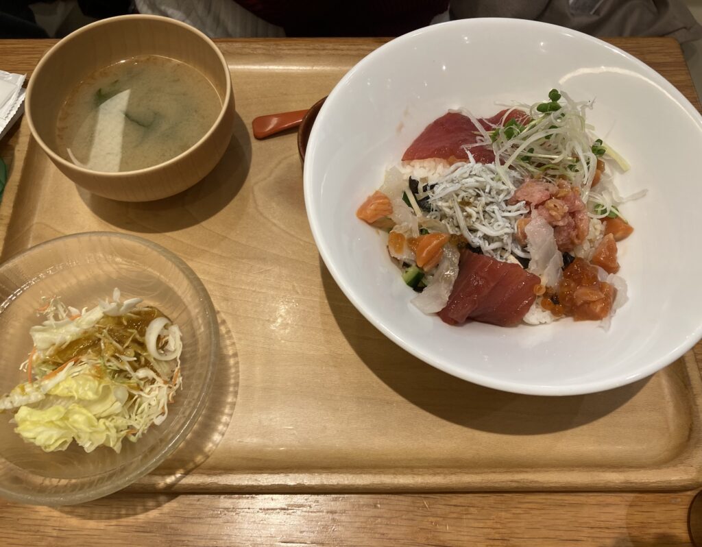 贅沢！海の幸丼　￥１４８０IMG_8382