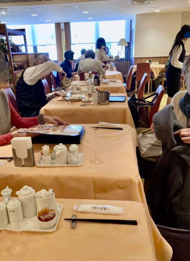 點心茶室　店内