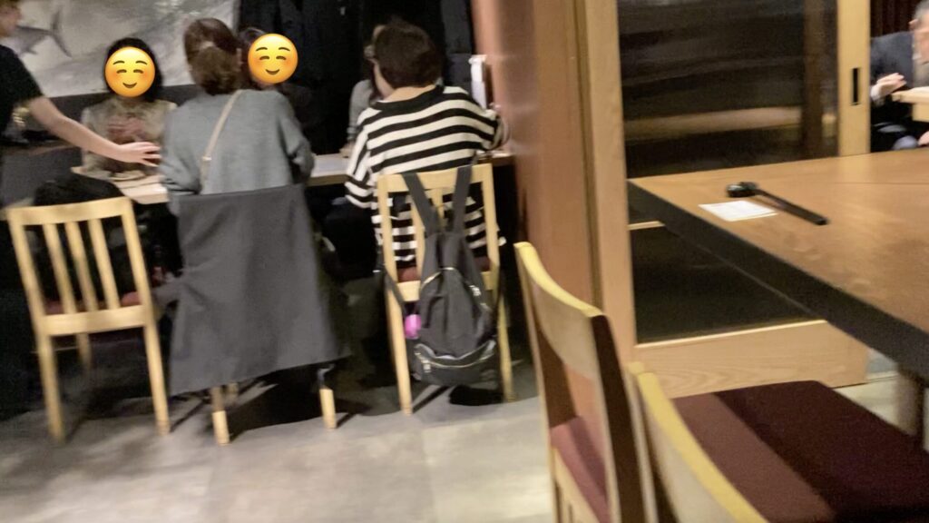 ととけむりの店内