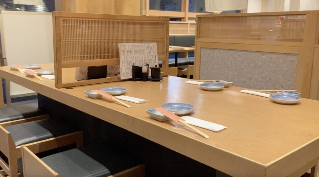 すし酒場くらやテーブル席