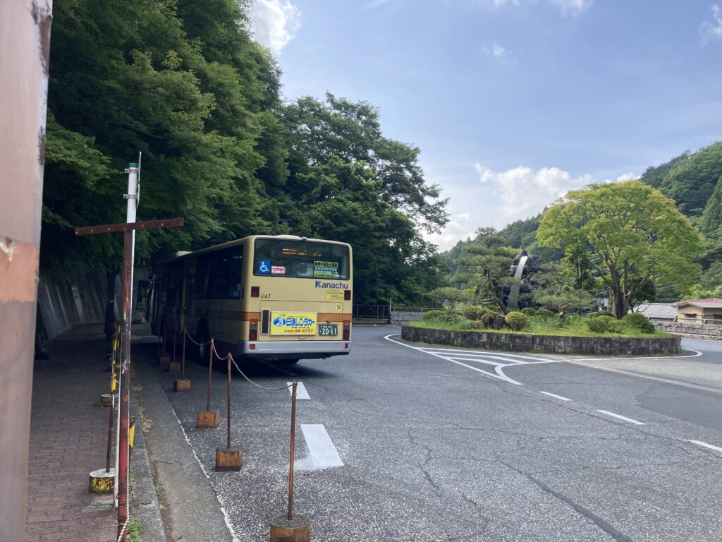 大山ケーブル駅バス停